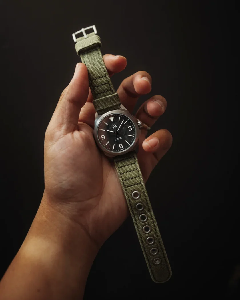 Resolute 2022 - Carbon Fibre [On Strap] - Image 3