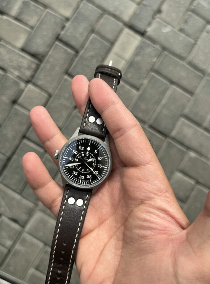 610 Watch (LHD)