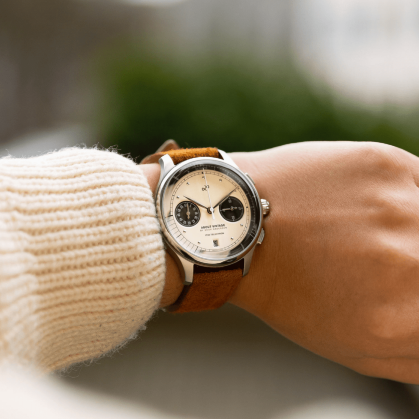 1934 - Telechron Off White Panda - Image 2