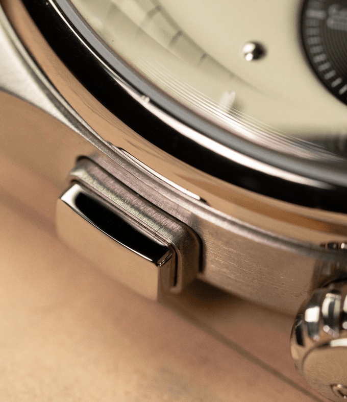 1934 - Telechron Off White Panda